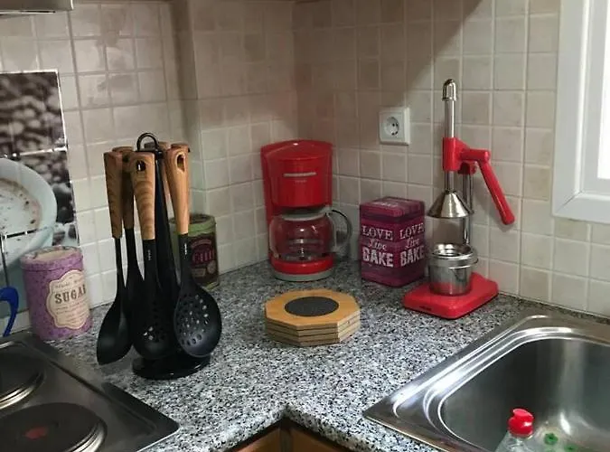 דירה 1 Bed - Sleeps 2 - Private Balcony - Free Parking מאסורי