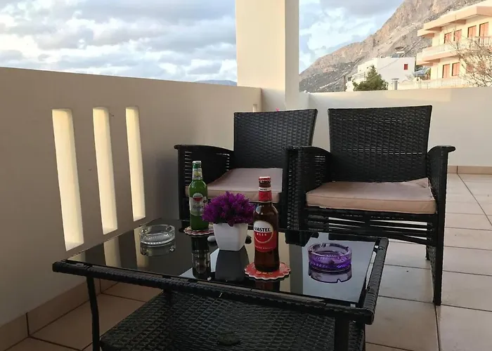 1 Bed - Sleeps 2 - Private Balcony - Free Parking דירה