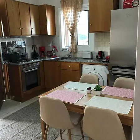 아파트 1 Bed - Sleeps 2 - Private Balcony - Free Parking *